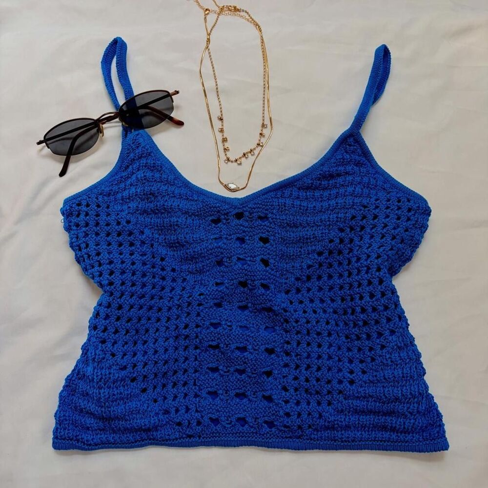 Express vibrant cobalt blue open-knit crochet cami top
